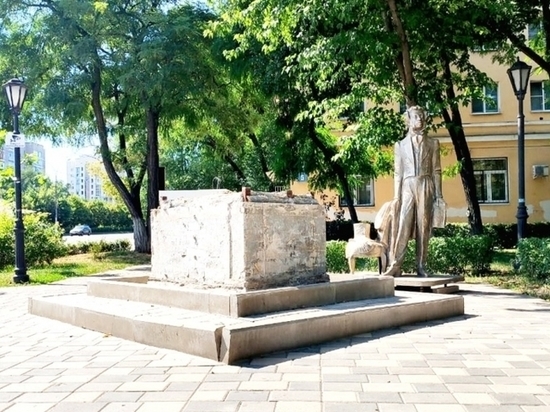 В Липецке отремонтируют памятник Пушкину
