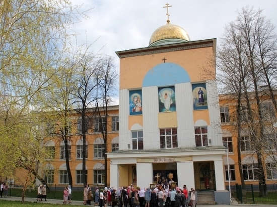 Детей Среднеуральского монастыря, который "захватил Сергий", зовут учиться в другую гимназию