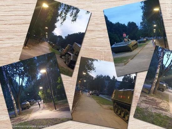 В Рязани в парке военной техники установили фонари