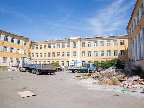 В школах и детских садах Кызыла в разгаре ремонтные работы