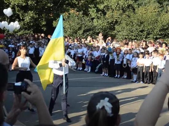 В киевских школах исполнение гимна сделали обязательным