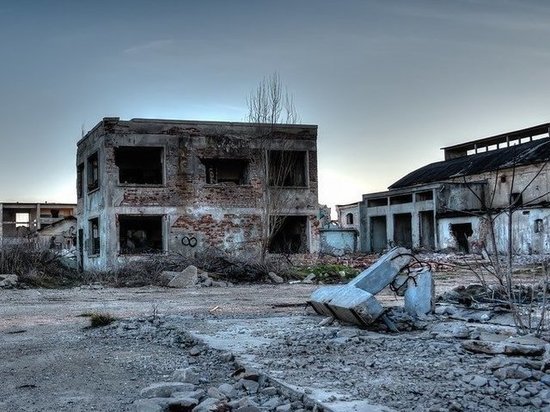 Прокуратура выявила опасные здания рядом с кузбасским детским центром