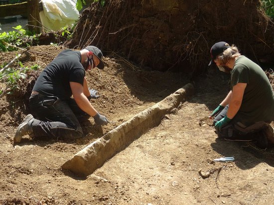 Германия: Археологи обнаружили закопанный в земле советский военный обелиск