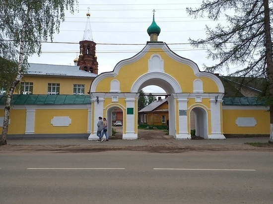 Фасад монастыря в Тверской области отреставрировали