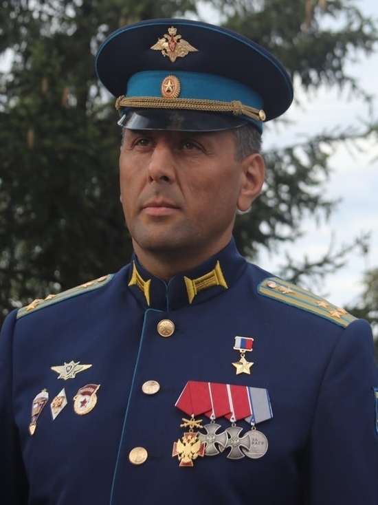 «Настоящие мужчины плачут навзрыд»: о выборе, боли и мужестве российского офицера-десантника