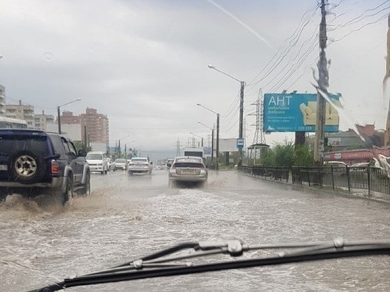 Сапожников заявил, что «ливневка» в Чите справляется с дождями