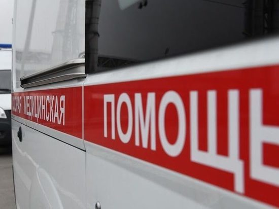 В Волгограде водитель из Ростова погиб, врезавшись в столб