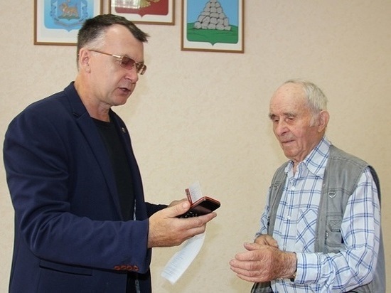 Телефон с безлимитной связью подарили фронтовику из Опочецкого района