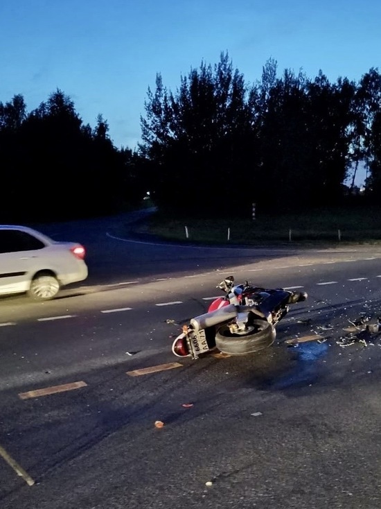 В Щекинском районе автомобиль столкнулся с мотоциклом