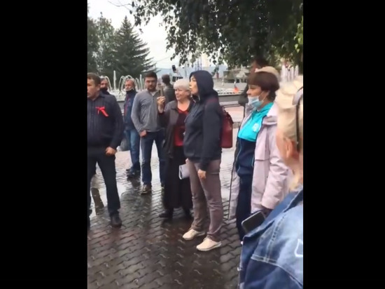 К участникам красноярского митинга в поддержку Хабаровска пришла полиция