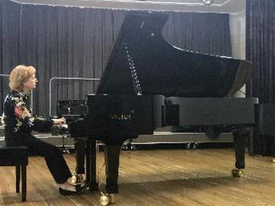 Концертный рояль премиум-класса привезли в Иркутский музыкальный колледж