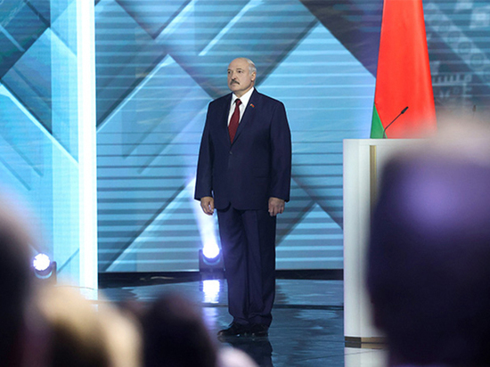 Эксперты прочат Лукашенко потерю поддержки и России, и Запада