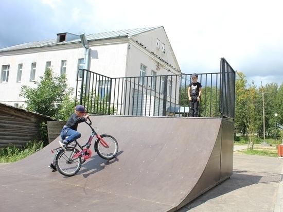 В Красном-на-Волге местные скейтбордисты активно осваивают рампу