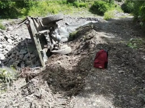 В Дагестане 9 человек пострадали в результате падения машины с обрыва