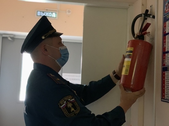 Выявили нарушения пожарной безопасности: на Ямале сотрудники МЧС проверяют учебные заведения