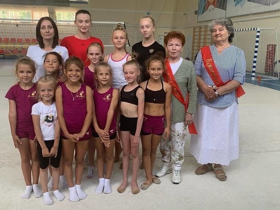 В Серпухове выступили гимнастки