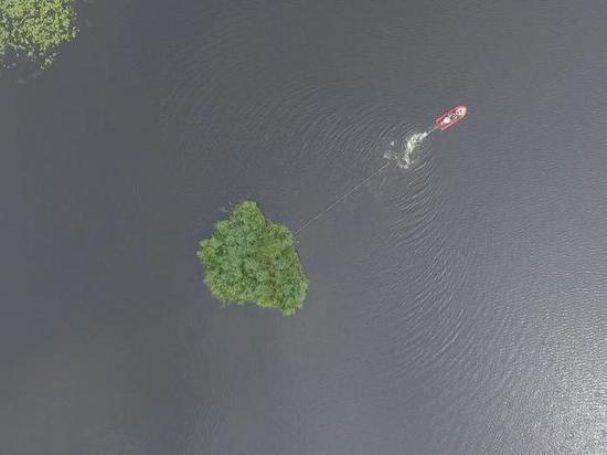 Плавучий остров на Воложке уничтожили