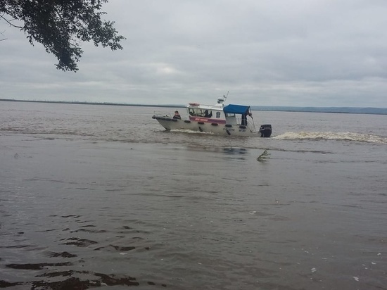 В Комсомольске-на-Амуре спасли терпящих бедствие на резиновых лодках