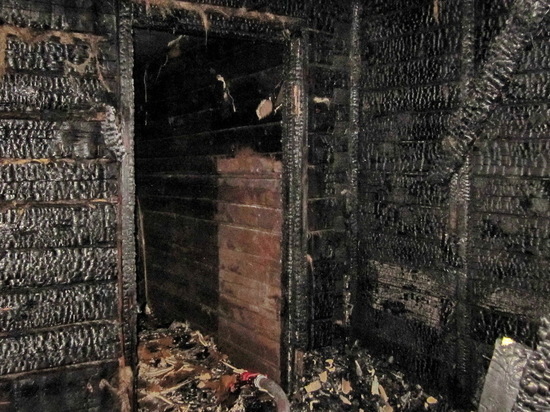 В Смоленске горел нежилой дом