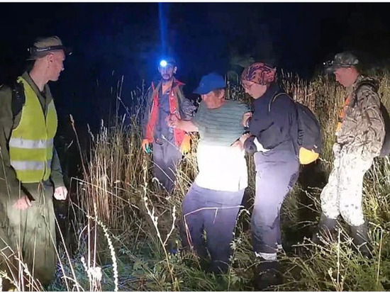 В Удмуртии потерявшегося грибника нашли ночью спасатели