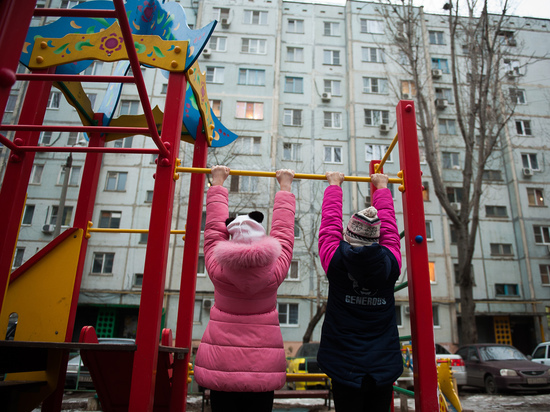 В Астрахани все детские площадки будут тщательно проверены