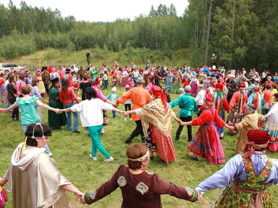 Онлайн-фестиваль «Семейская круговая» объединит 46 регионов России