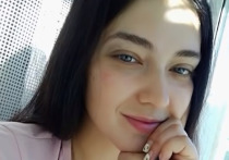 Прокуратура Омской области потребовала посадить в тюрьму на 15 лет местную жительницу за двойное убийство и изнасилование, пишет «Новый Омск»