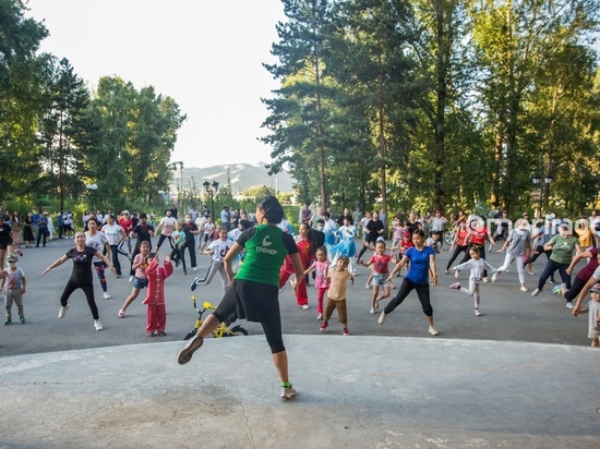 В Кызыле уже месяц проводятся уличные тренировки