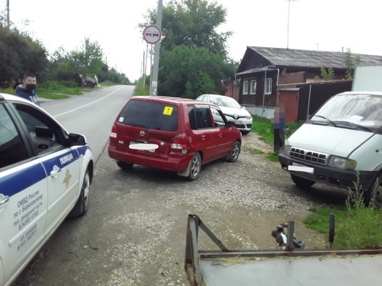 10-летний мальчик угнал Мазду в Свердловской области