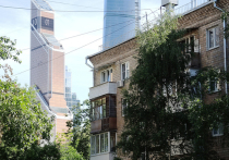Впервые в истории российского рынка недвижимости цены на вторичное жилье уверенно пошли вниз, уступив новостройкам