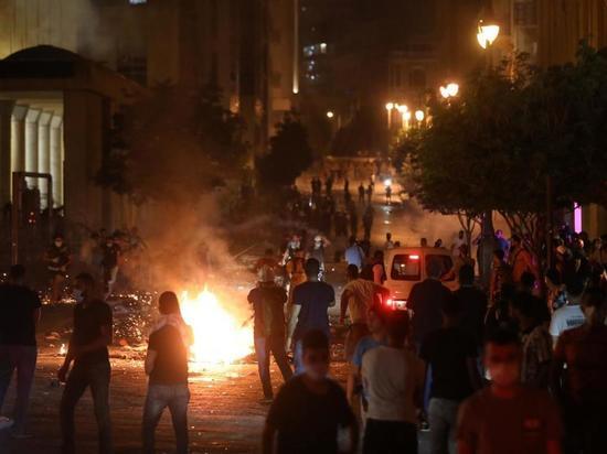 В Бейруте силовики по ошибке застрелили коллегу на митинге
