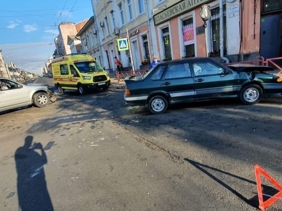 Утром 9 августа в центре Ярославля произошло ДТП