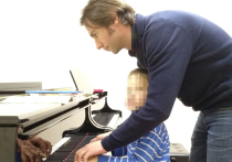 Семиминутное видео и маленькая кукла - этого оказалось достаточно, чтобы посадить преподавателя фортепиано на 9 лет по 132 страшной статье УК