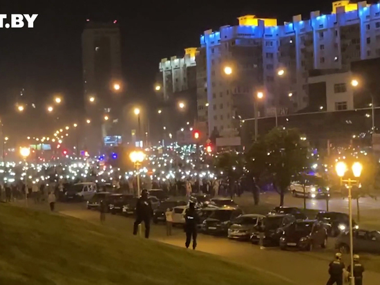 Протестующие в Минске расходились, выкрикивая "Завтра! Завтра!"