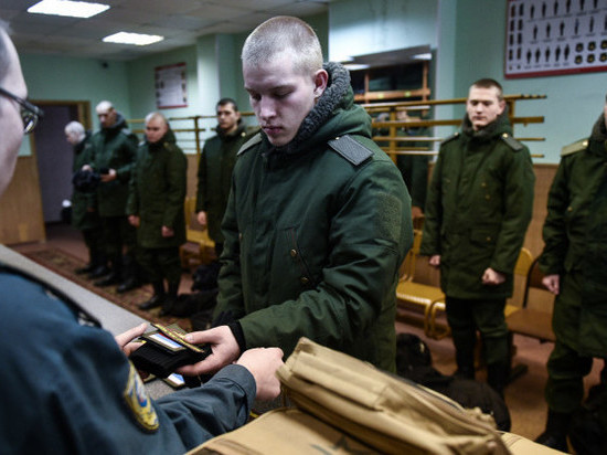 Более 1.5 тысяч военнослужащих ЗВО приняли присягу в Петербурге и Ленобласти