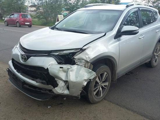 Женщина пострадала в столкновении двух Toyota в Чите