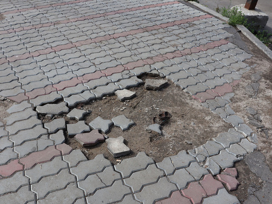 В кировской мэрии назвали сроки ремонта "горбатых" тротуаров