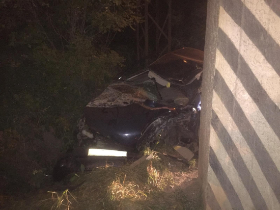 В Рязани водитель «Калины» врезался в мост и погиб