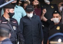 Михаила Ефремова доставили в Пресненский суд в полубессознательном состоянии, передает корреспондент «МК»