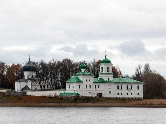 Территорию Мирожского монастыря в Пскове закрыли на карантин