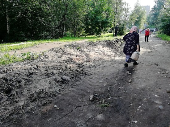 Петрозаводчане возмущены «убитой» дорогой к отремонтированному тоннелю на Максима Горького