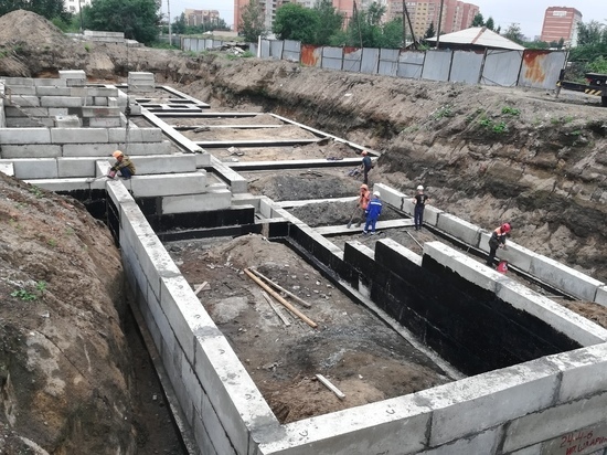 Несоответствие грунта осложнило возведение детсада в Лего-стиле в Чите
