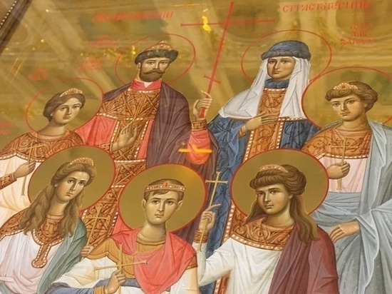 В храм Новосибирска привезли икону семьи царя Николая