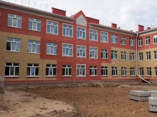 В Волжске заканчивается возведение нового здания школы