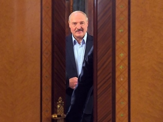 При этом президент Белоруссии не собирается умирать на баррикадах
