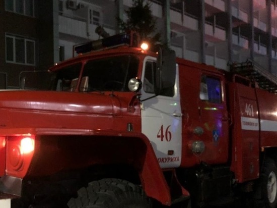 Пожарные эвакуировали людей из санатория «Россия» в Белокурихе