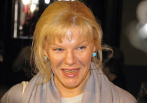 Актрису Александру Захарову оклеветали, считают в  столичном «Ленкоме»