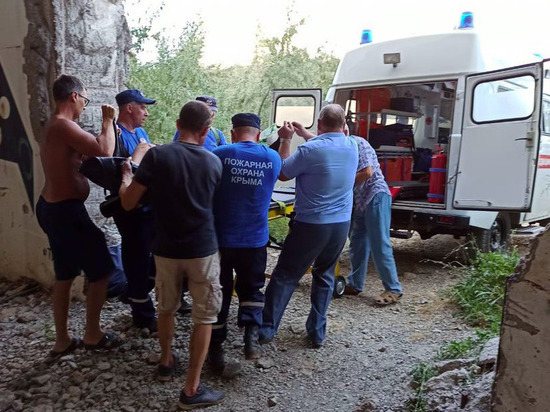 В Крыму туристка и пятилетний ребенок провалились в шахту АЭС
