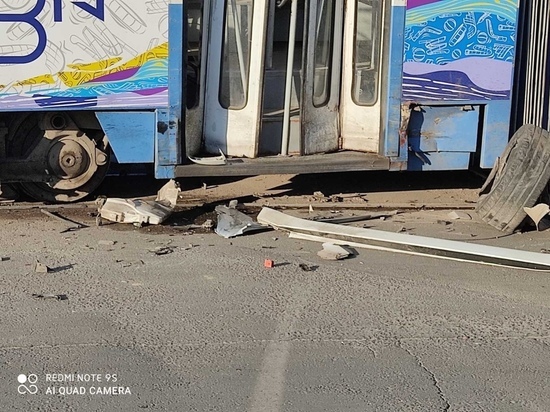 В Евпатории водитель на 4 часа остановил трамвайное движение