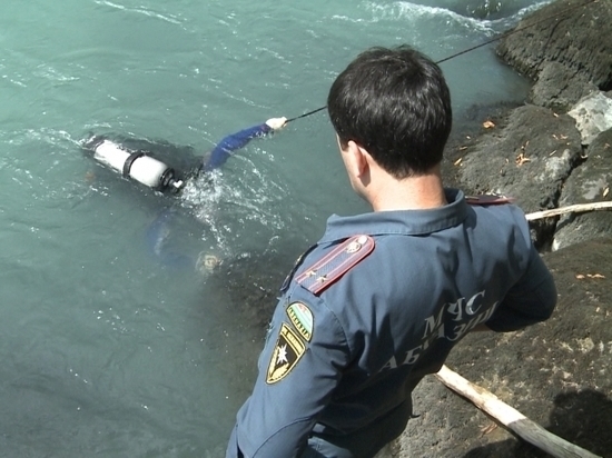 Спасатели Абхазии нашли тело петербурженки, пропавшей после ДТП